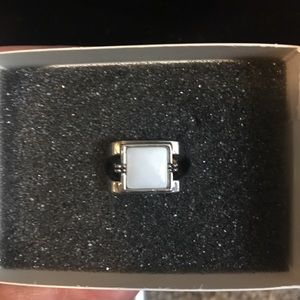 Lia Sophia mother of Pearl Sz 8 ring